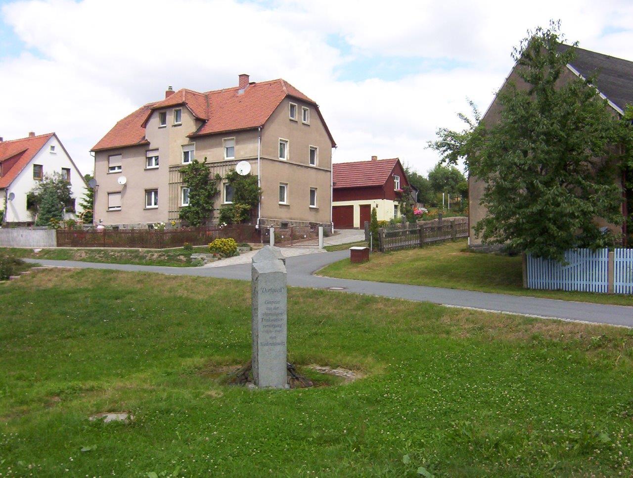 Eulowitz - Sprudelstein am Dorfteich
